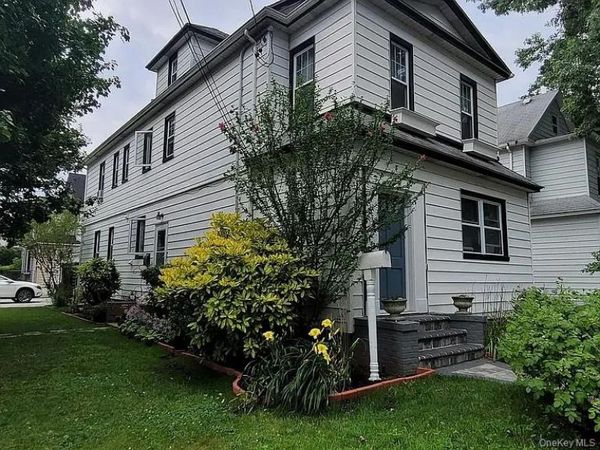 182 Lowell Avenue, Unit upper, Floral Park, NY 11001