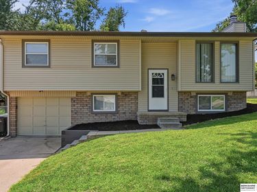 13715 Birchwood Avenue, Omaha, NE 68137