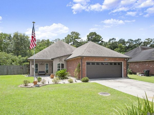 43267 Sycamore Bend Ave, Gonzales, LA 70737