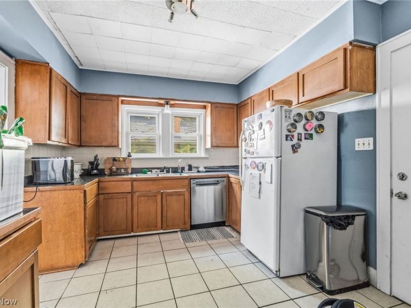 973 Berwin Street, Akron, OH 44310 Photo 10