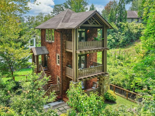 1611 Tippah Park Court, Charlotte, NC 28205