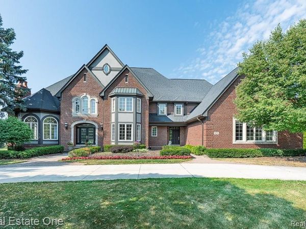 5575 Murfield Drive, Rochester, Mi 48306