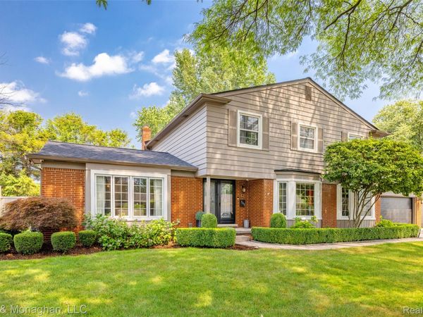 792 S Rosedale Court , Grosse Pointe Woods, Mi 48236