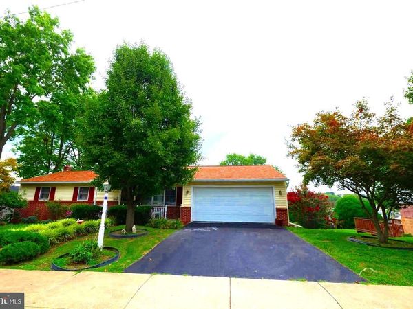 110 HEMLOCK ROAD, EPHRATA, PA 17522