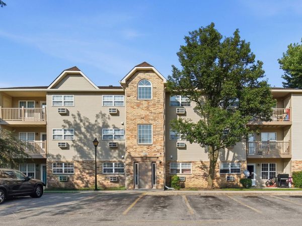 1524 W Sand Bar Court , Unit 1B, Round Lake, IL 60073