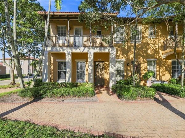 701 SW 147TH Avenue, Pembroke Pines, FL 33027