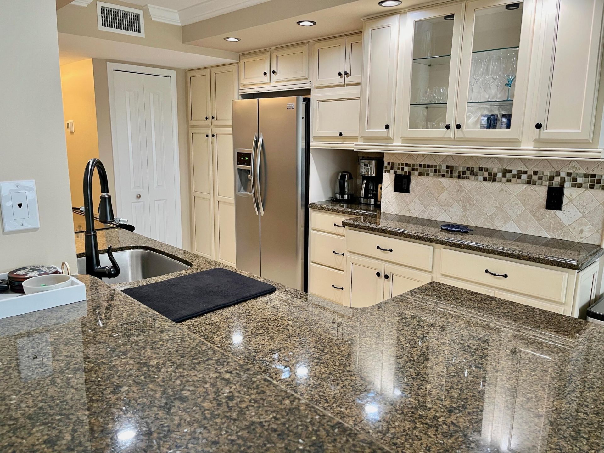 4200 N Ocean Drive, Unit 1-806, Riviera Beach, FL 33404 Photo