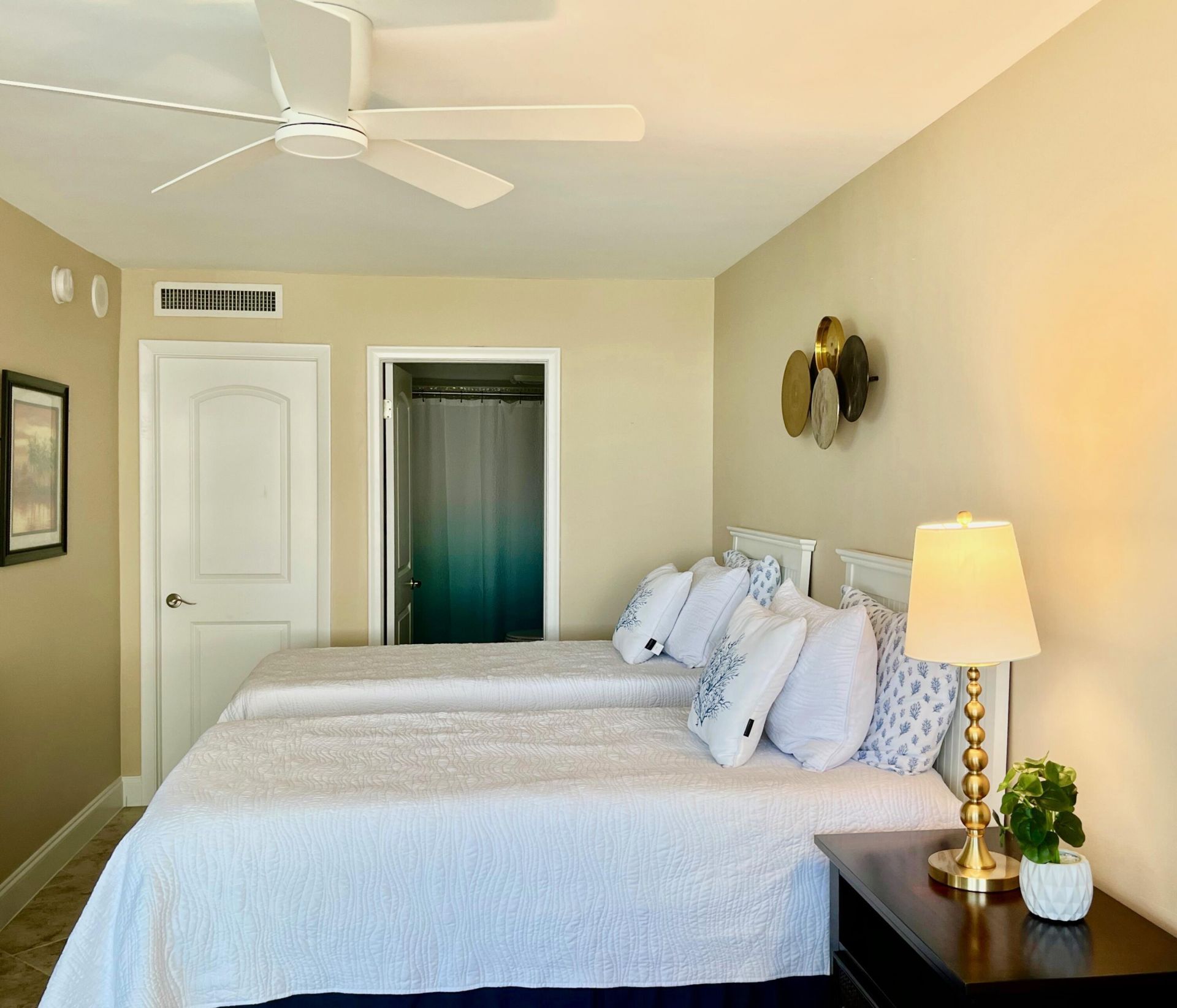 4200 N Ocean Drive, Unit 1-806, Riviera Beach, FL 33404 Photo