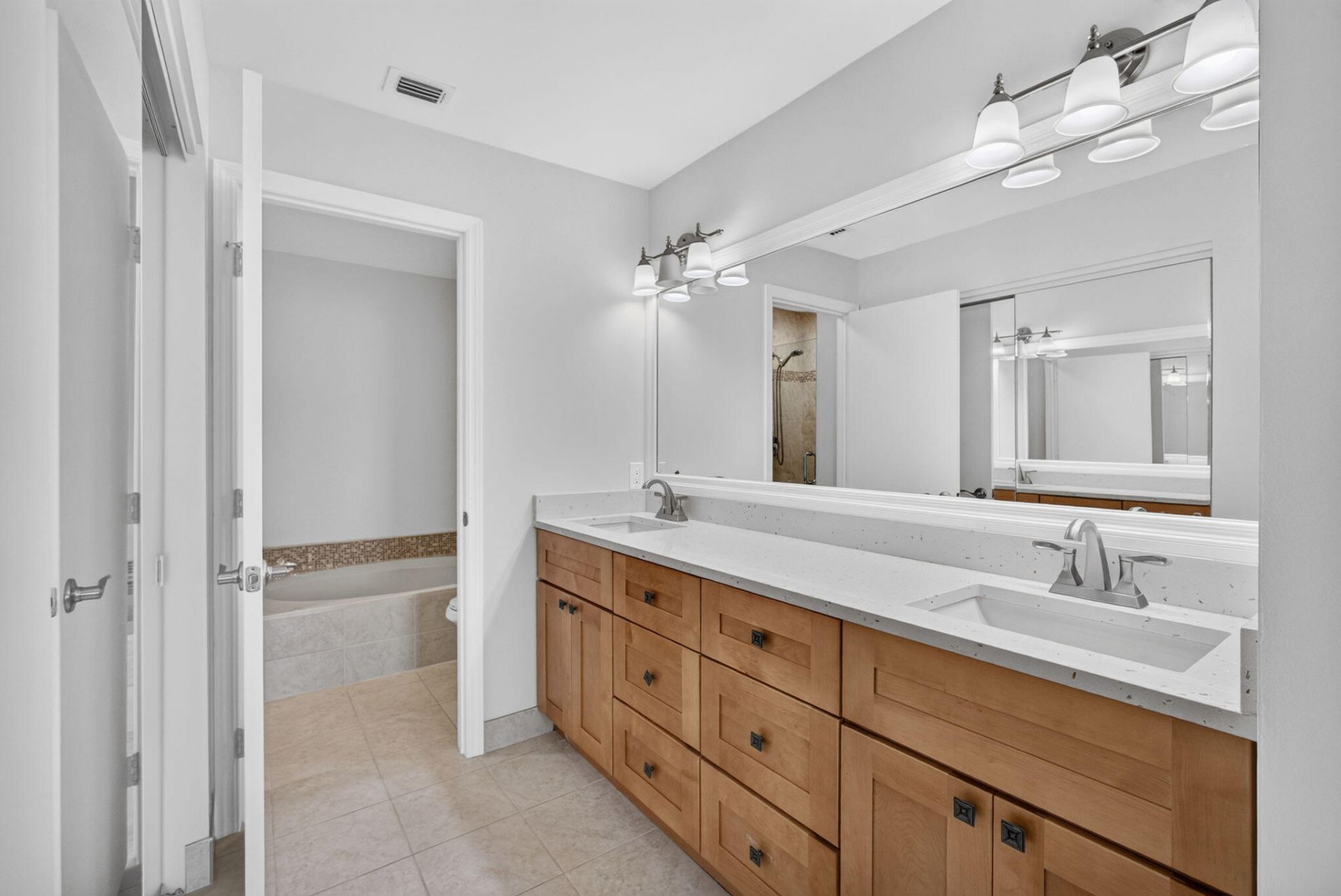 2339 Treasure Isle Drive, Unit 44, Palm Beach Gardens, FL 33410 Photo