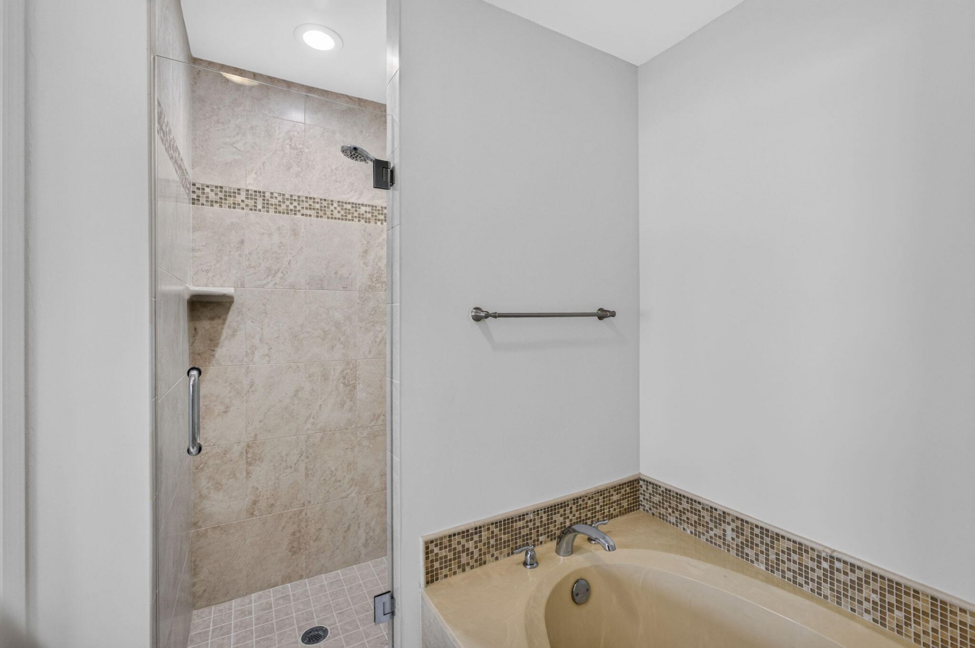 2339 Treasure Isle Drive, Unit 44, Palm Beach Gardens, FL 33410 Photo