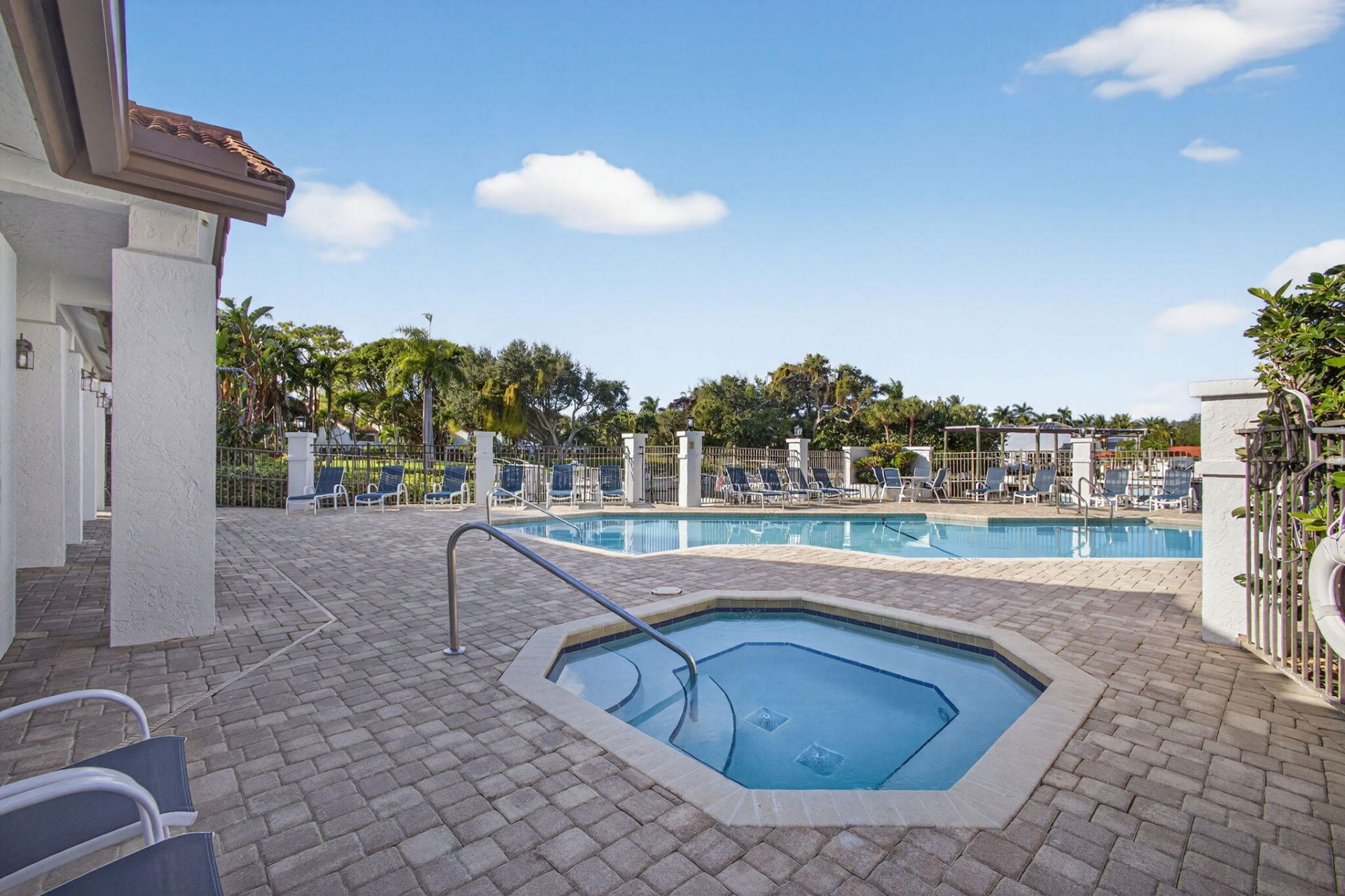 2339 Treasure Isle Drive, Unit 44, Palm Beach Gardens, FL 33410 Photo