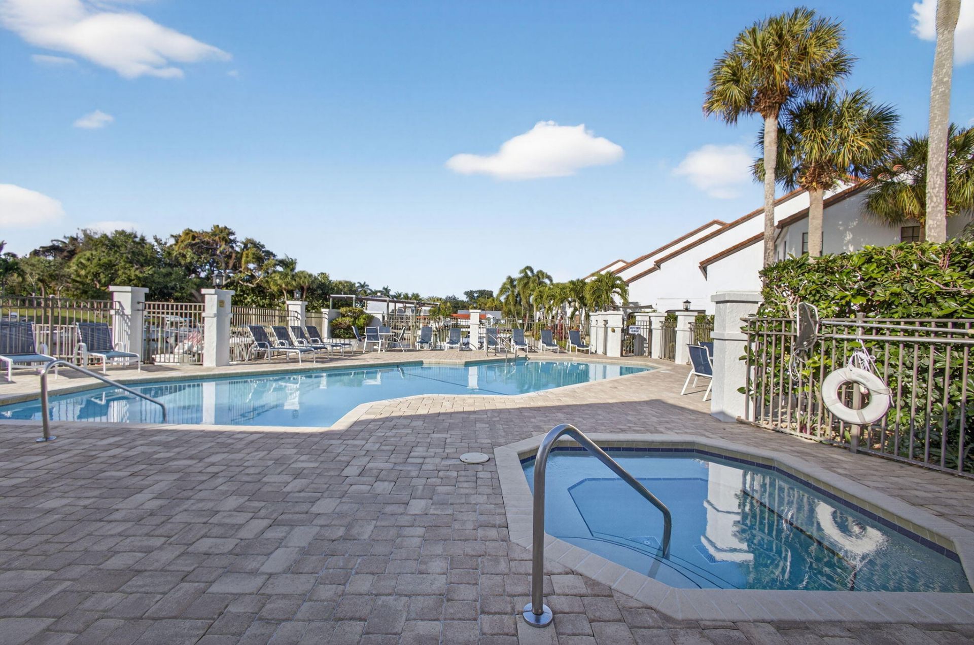 2339 Treasure Isle Drive, Unit 44, Palm Beach Gardens, FL 33410 Photo