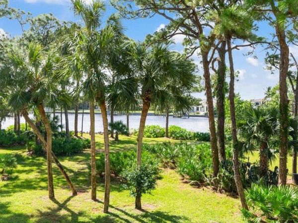 2101 Marina Isle Way, Unit 203, Jupiter, FL 33477