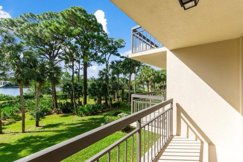 2101 Marina Isle Way, Unit 203, Jupiter, FL 33477 Photo