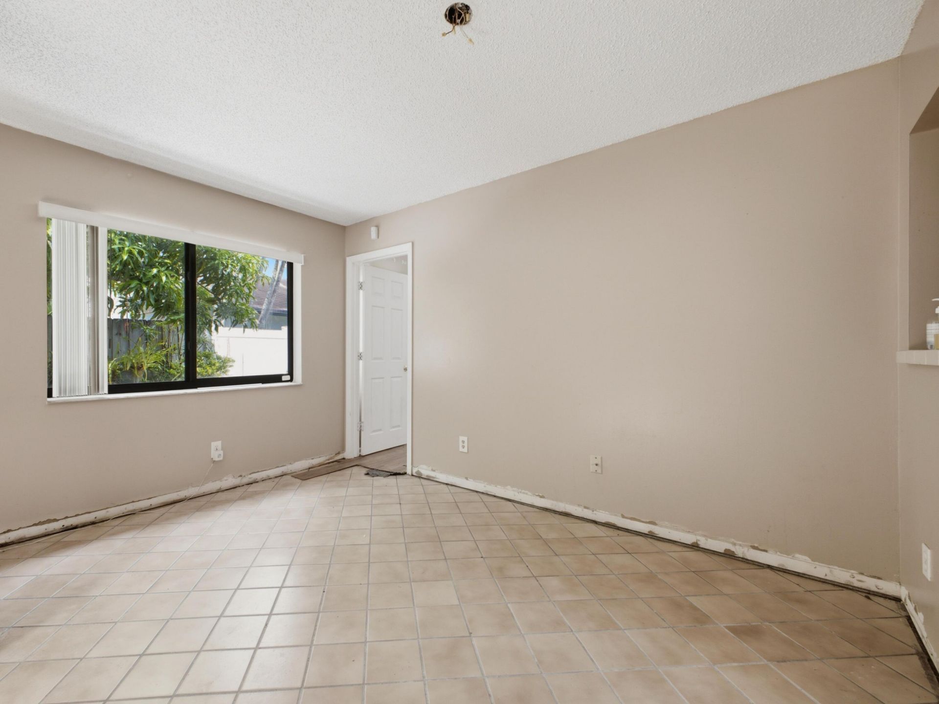 5088 NW 5th Street, Delray Beach, FL 33445 Photo
