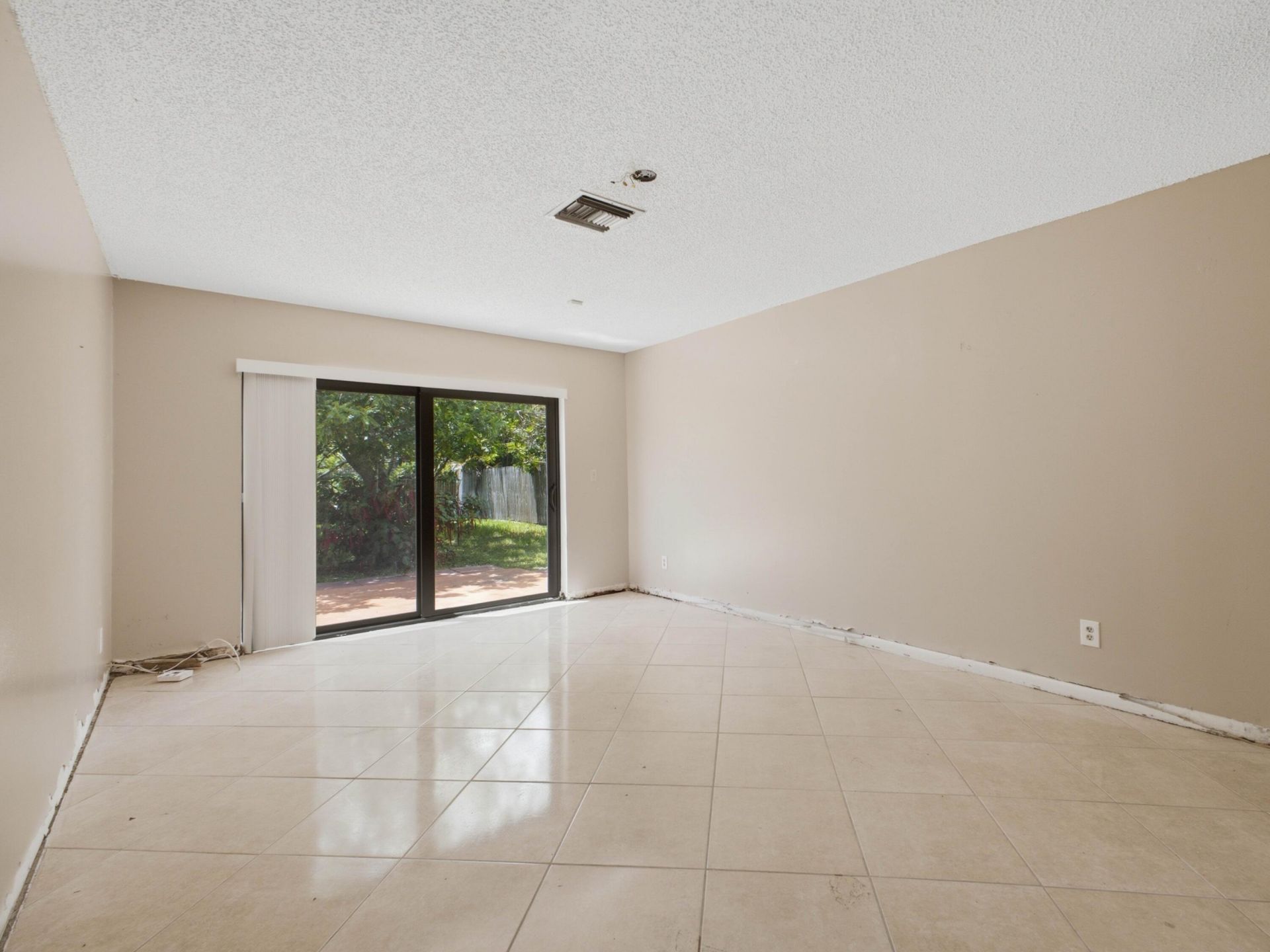 5088 NW 5th Street, Delray Beach, FL 33445 Photo