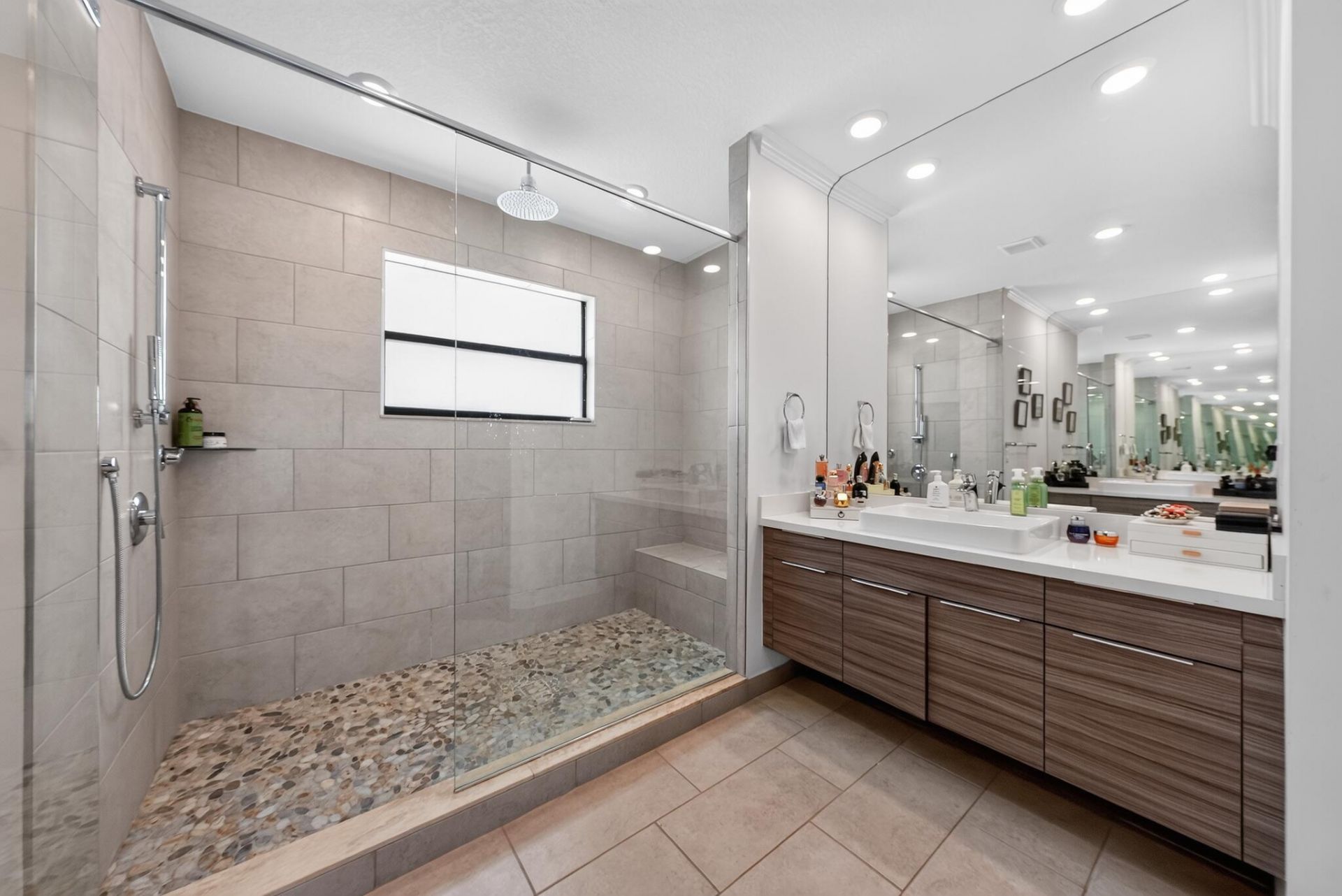 9023 NW 161st Terrace, Miami Lakes, FL 33018 Photo