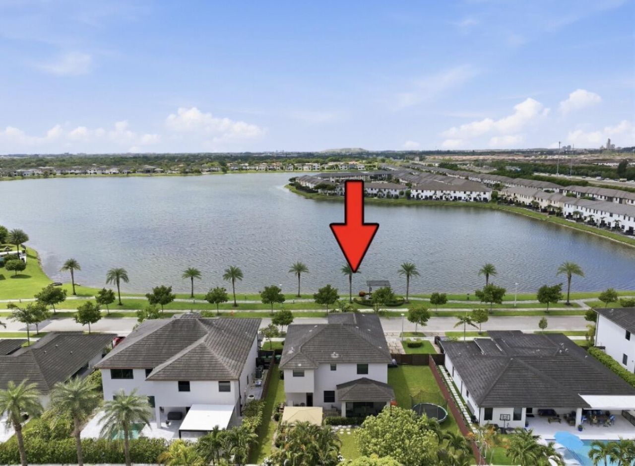 9023 NW 161st Terrace, Miami Lakes, FL 33018 Photo
