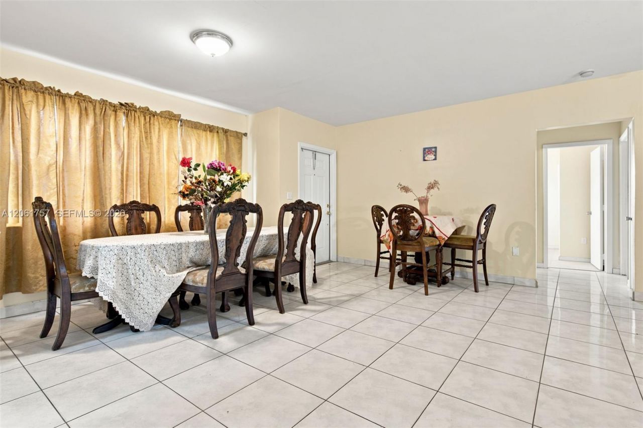 1760 NW 187th Ter, Miami Gardens, FL 33056 Photo