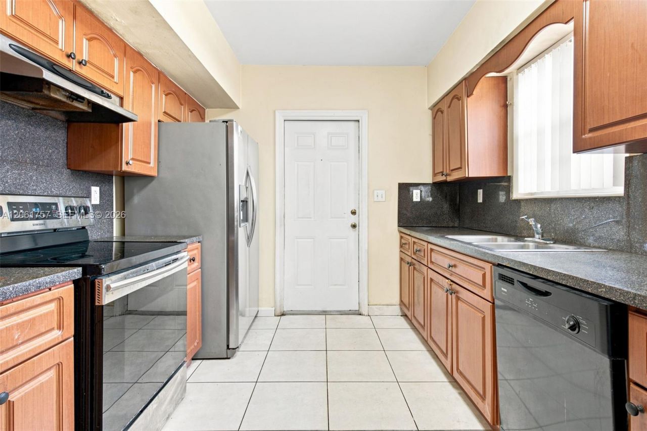1760 NW 187th Ter, Miami Gardens, FL 33056 Photo