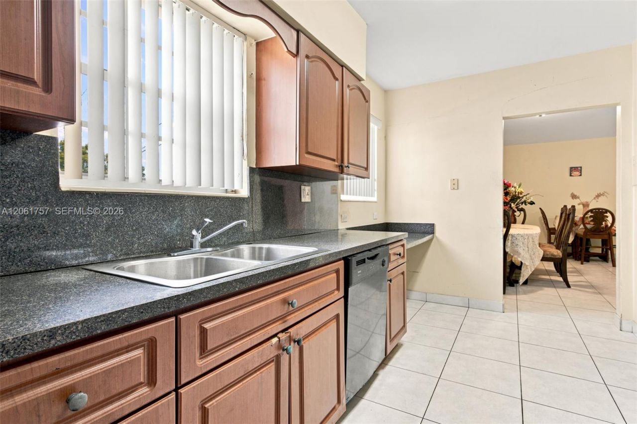 1760 NW 187th Ter, Miami Gardens, FL 33056 Photo