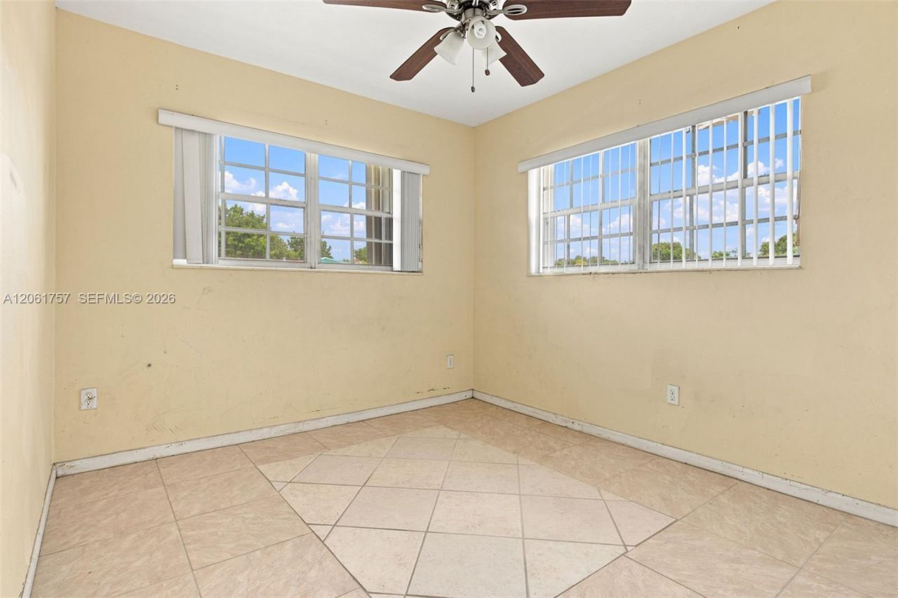 1760 NW 187th Ter, Miami Gardens, FL 33056 Photo