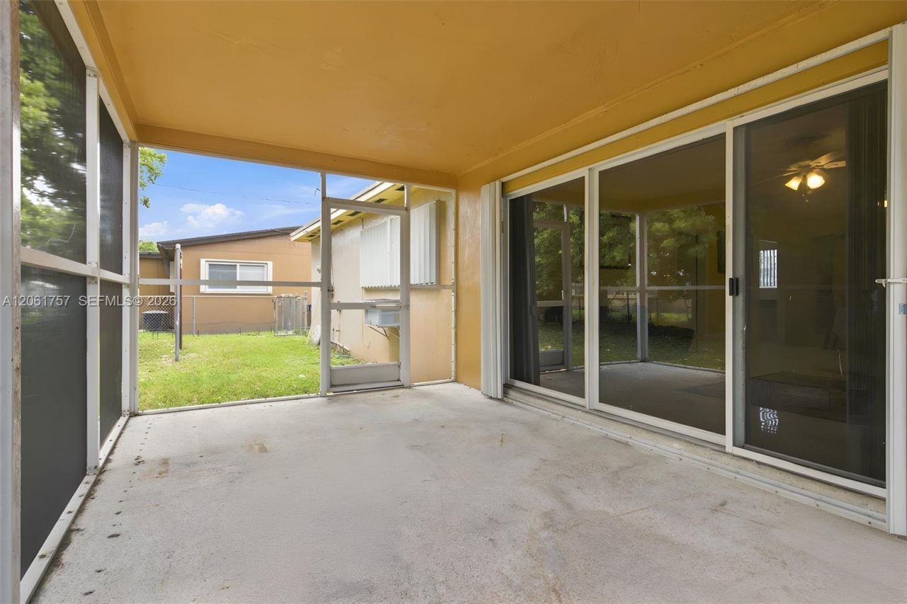 1760 NW 187th Ter, Miami Gardens, FL 33056 Photo
