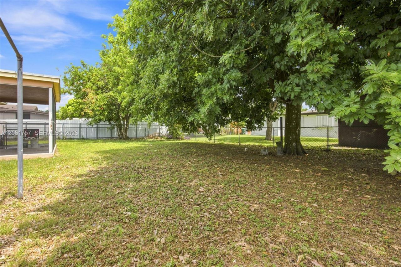 1760 NW 187th Ter, Miami Gardens, FL 33056 Photo