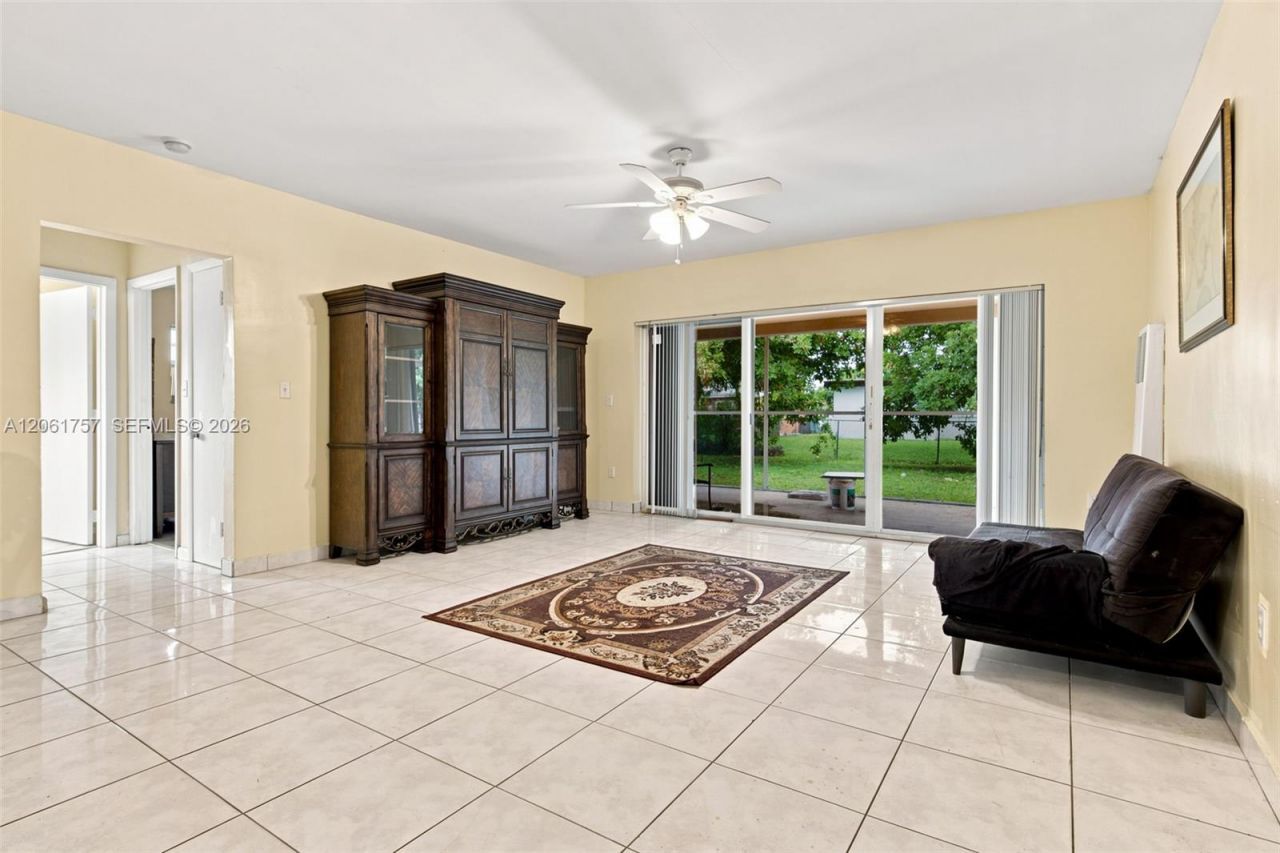 1760 NW 187th Ter, Miami Gardens, FL 33056 Photo
