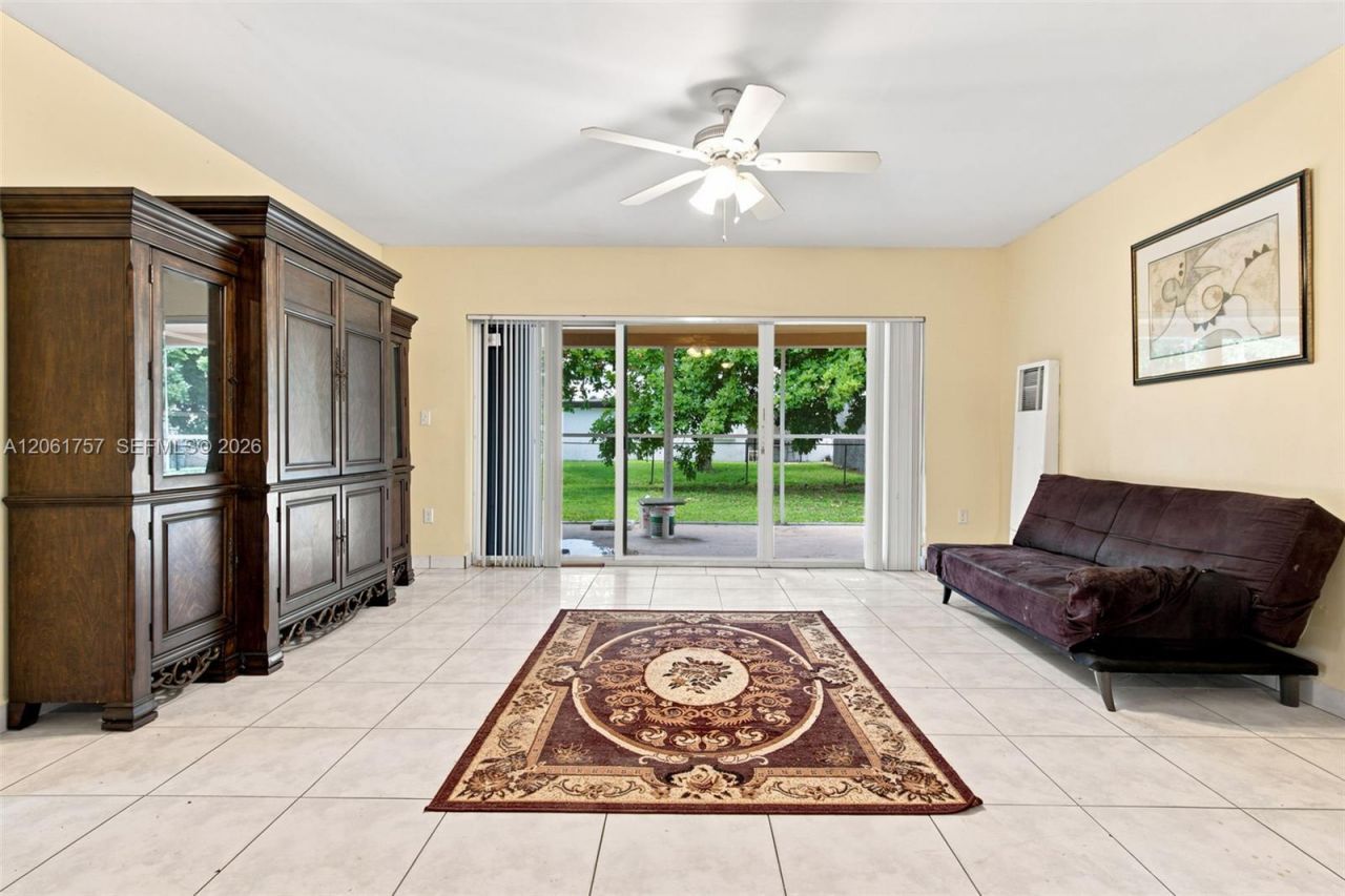 1760 NW 187th Ter, Miami Gardens, FL 33056 Photo