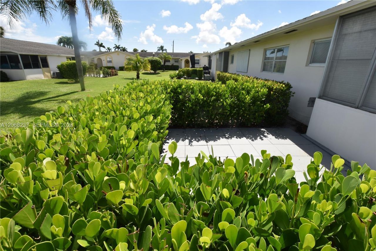 2666 Emory Dr East , Unit F, West Palm Beach, FL 33415 Photo