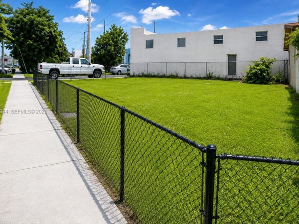 119 NW 3rd St, Hallandale Beach, FL 33009