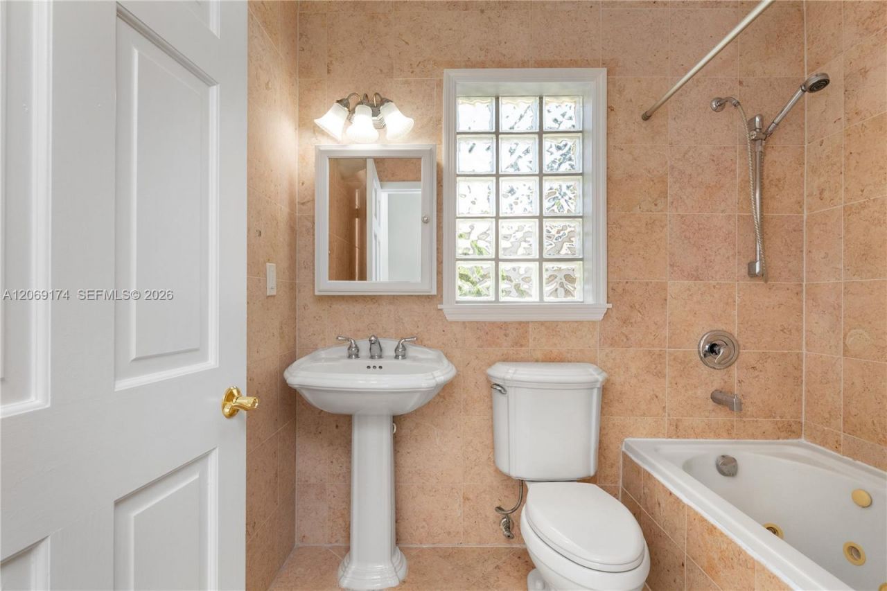 330 Coconut Isle Dr , Fort Lauderdale, FL 33301 Photo