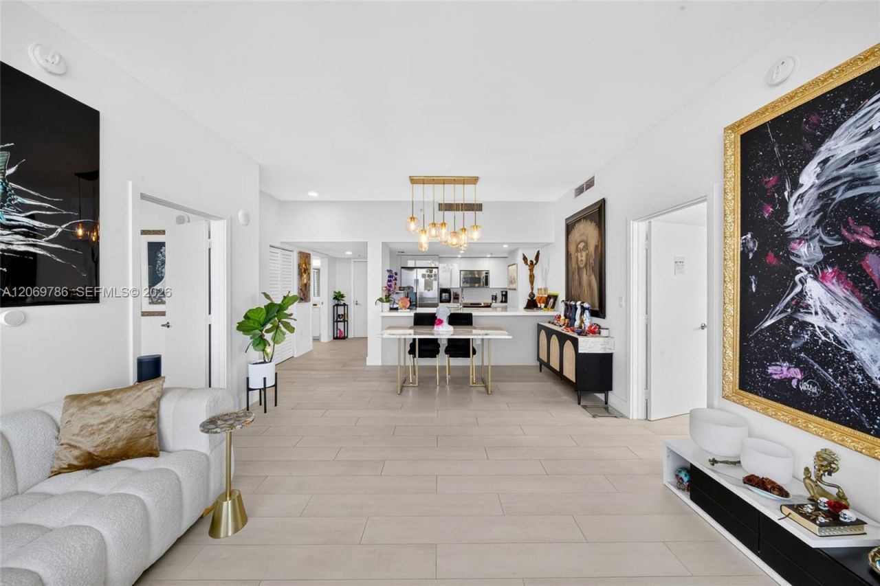 1800 N Bayshore Dr, Unit 809, Miami, FL 33132 Photo
