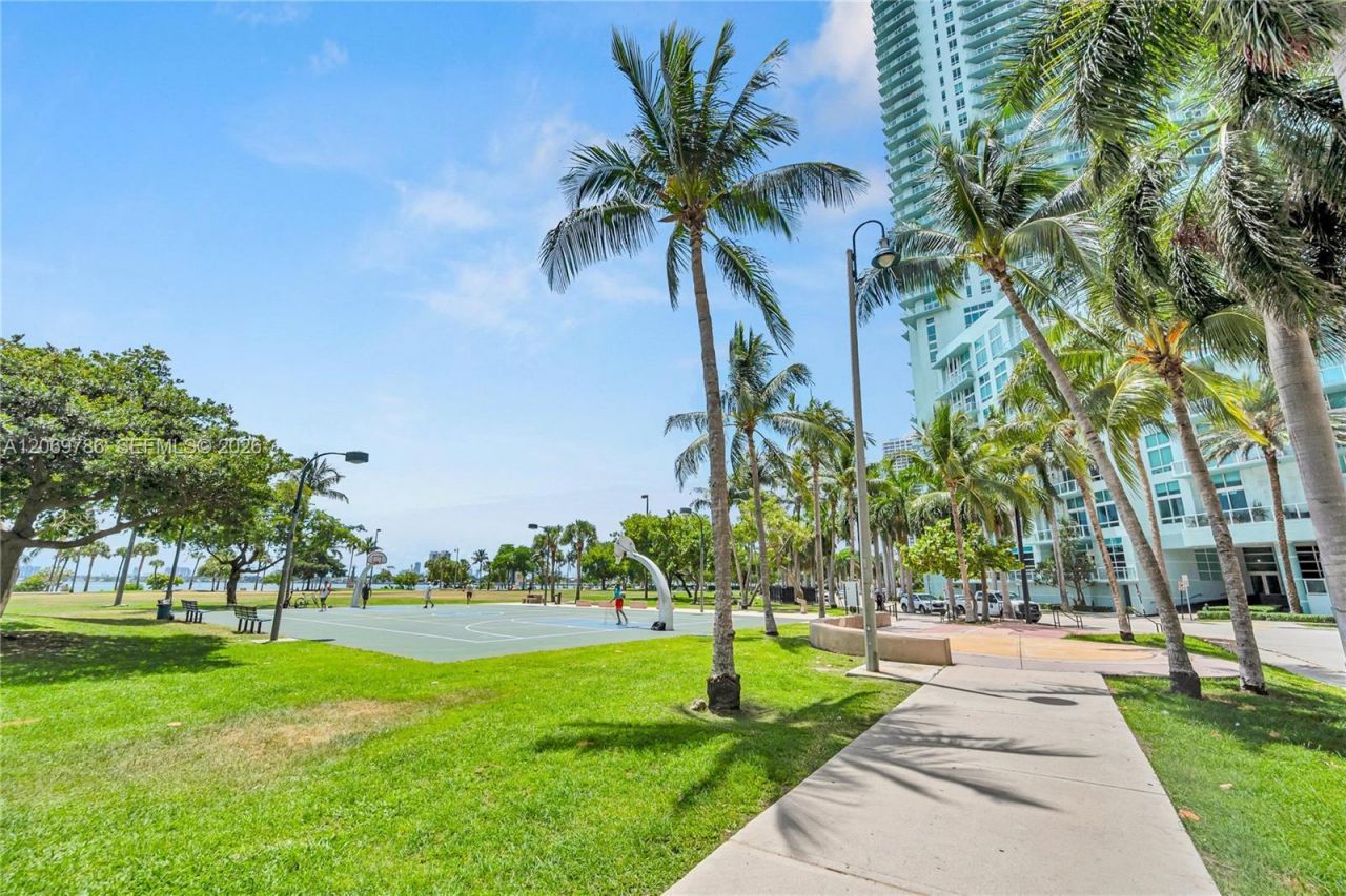 1800 N Bayshore Dr , Unit 809, Miami, FL 33132 Photo