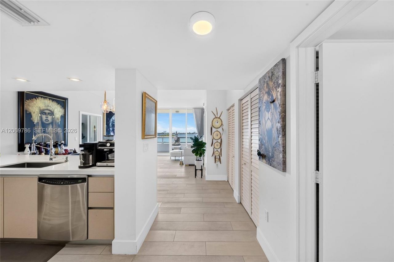 1800 N Bayshore Dr, Unit 809, Miami, FL 33132 Photo