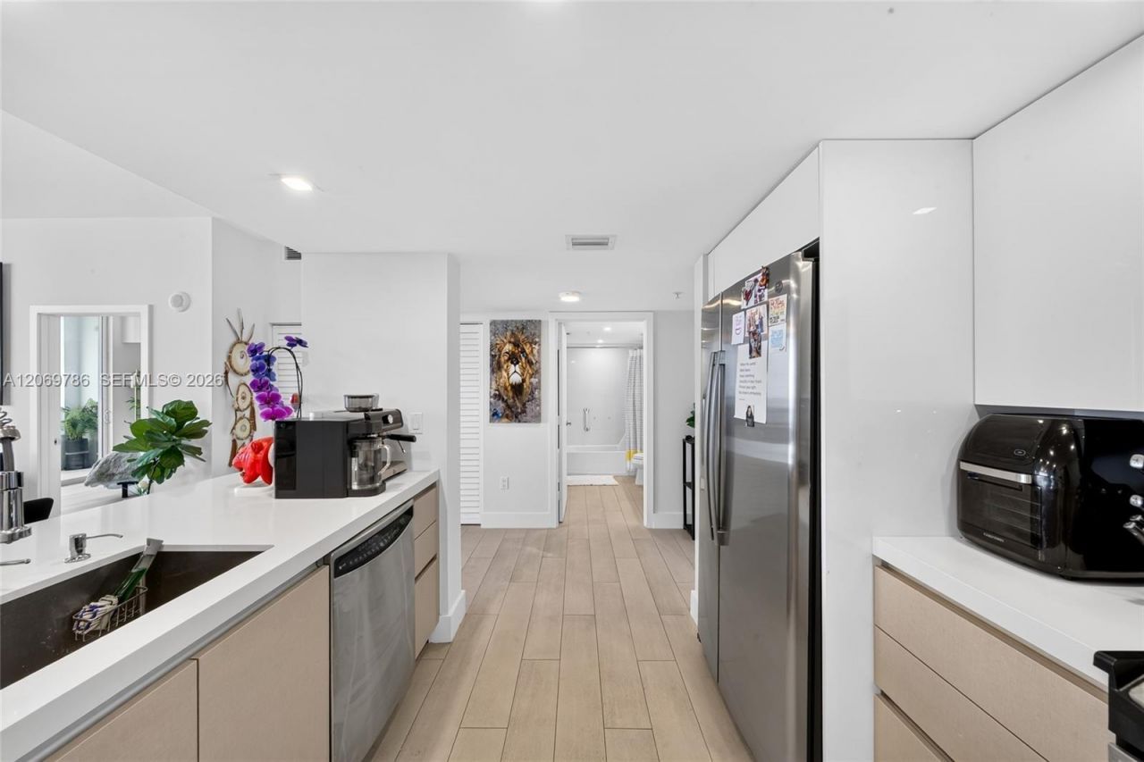 1800 N Bayshore Dr, Unit 809, Miami, FL 33132 Photo