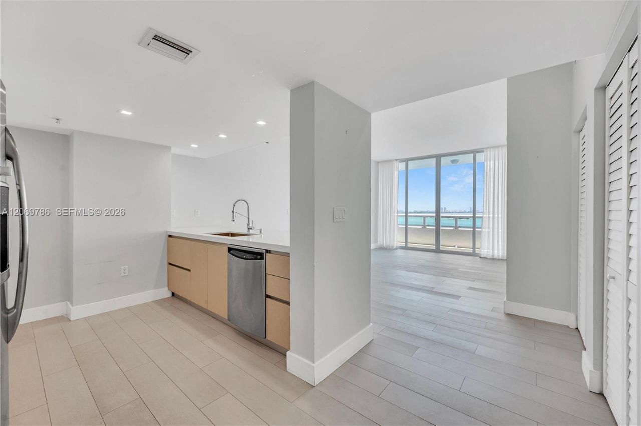1800 N Bayshore Dr , Unit 809, Miami, FL 33132 Photo