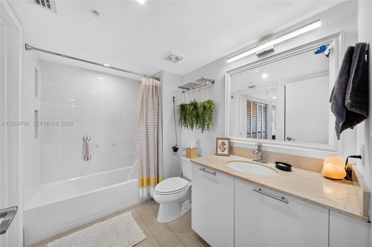 1800 N Bayshore Dr, Unit 809, Miami, FL 33132 Photo