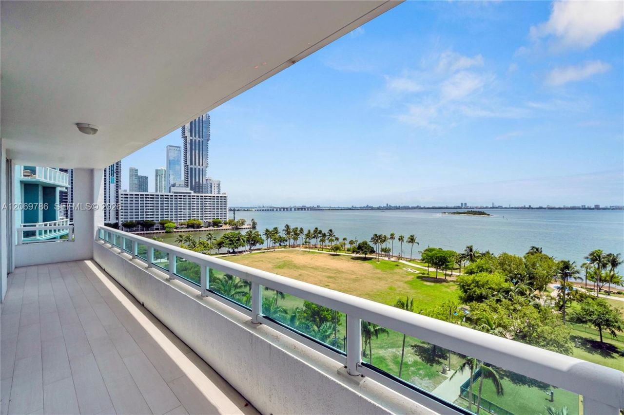 1800 N Bayshore Dr , Unit 809, Miami, FL 33132 Photo