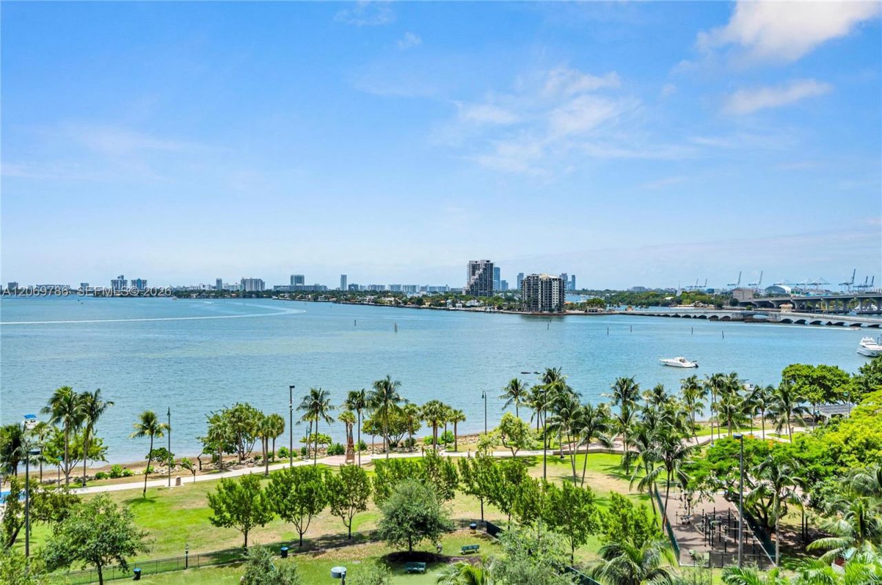 1800 N Bayshore Dr , Unit 809, Miami, FL 33132 Photo