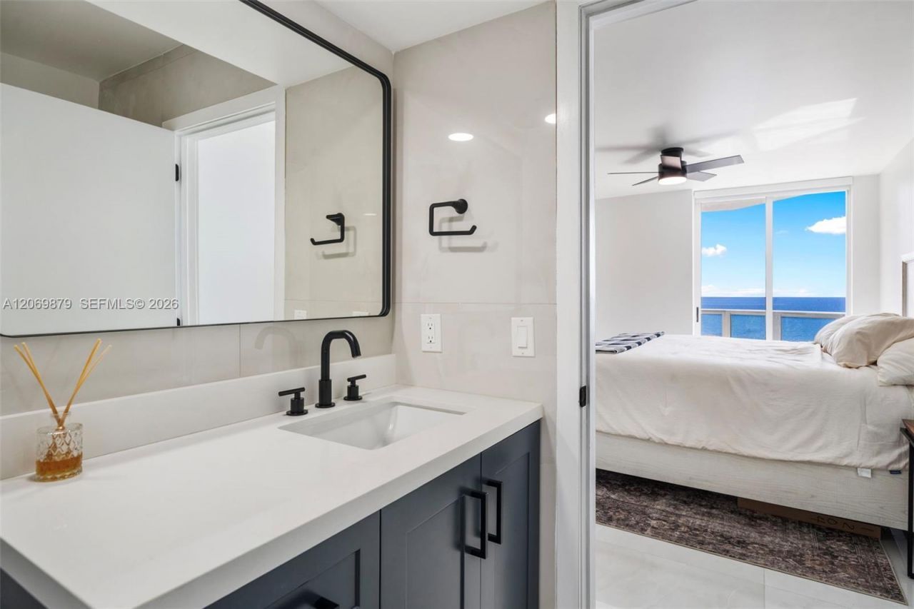 5900 Collins Ave , Unit 1204, Miami Beach, FL 33140 Photo