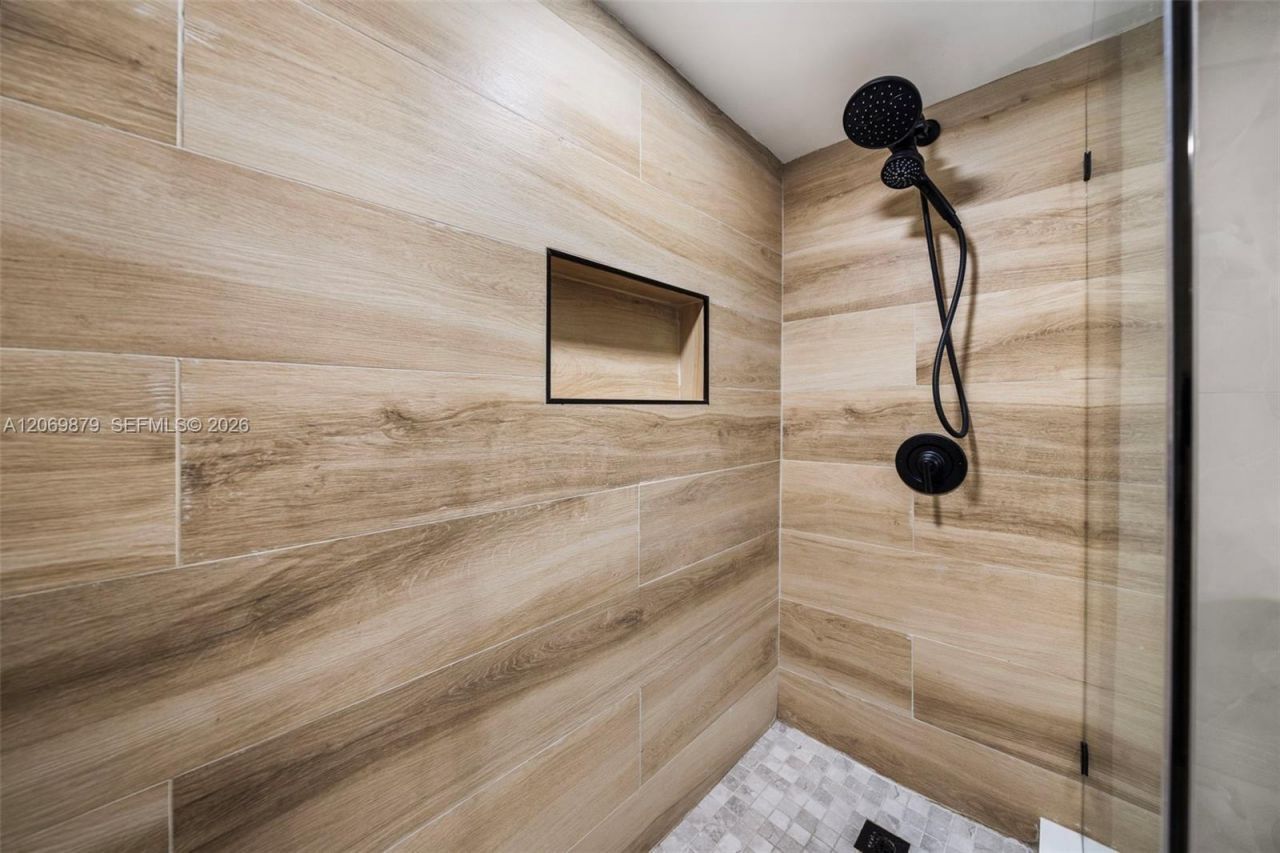 5900 Collins Ave , Unit 1204, Miami Beach, FL 33140 Photo