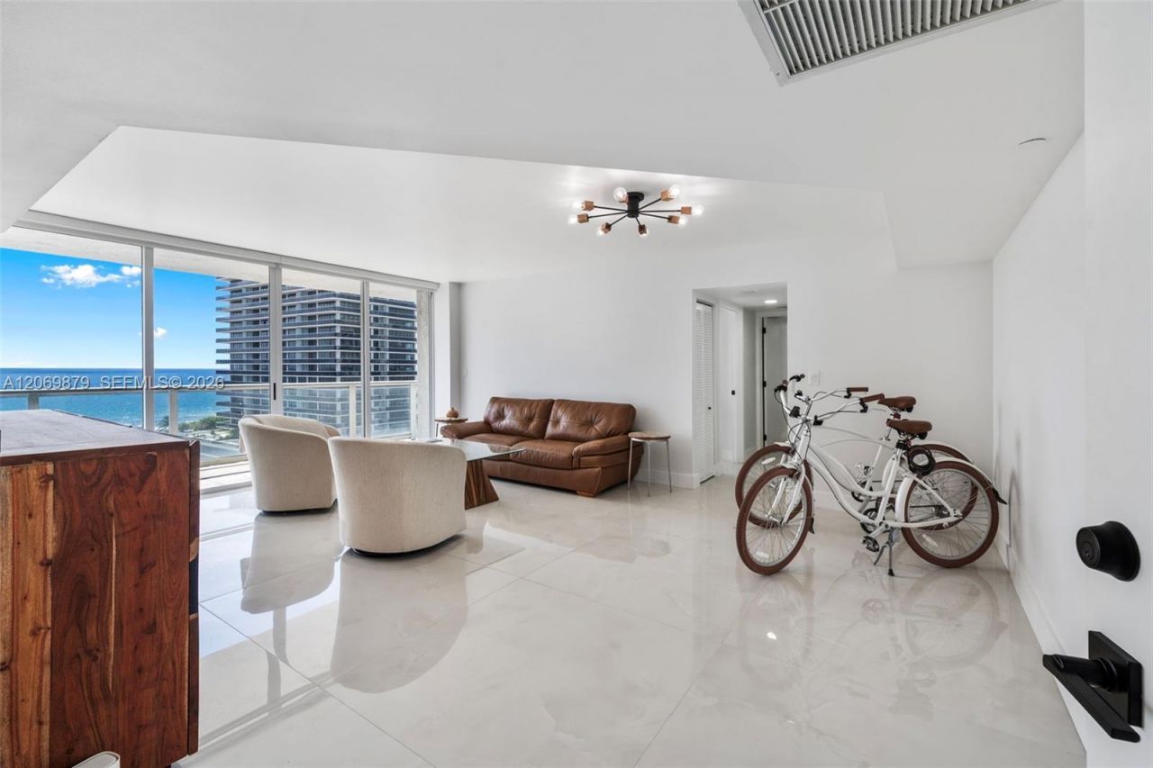 5900 Collins Ave , Unit 1204, Miami Beach, FL 33140 Photo