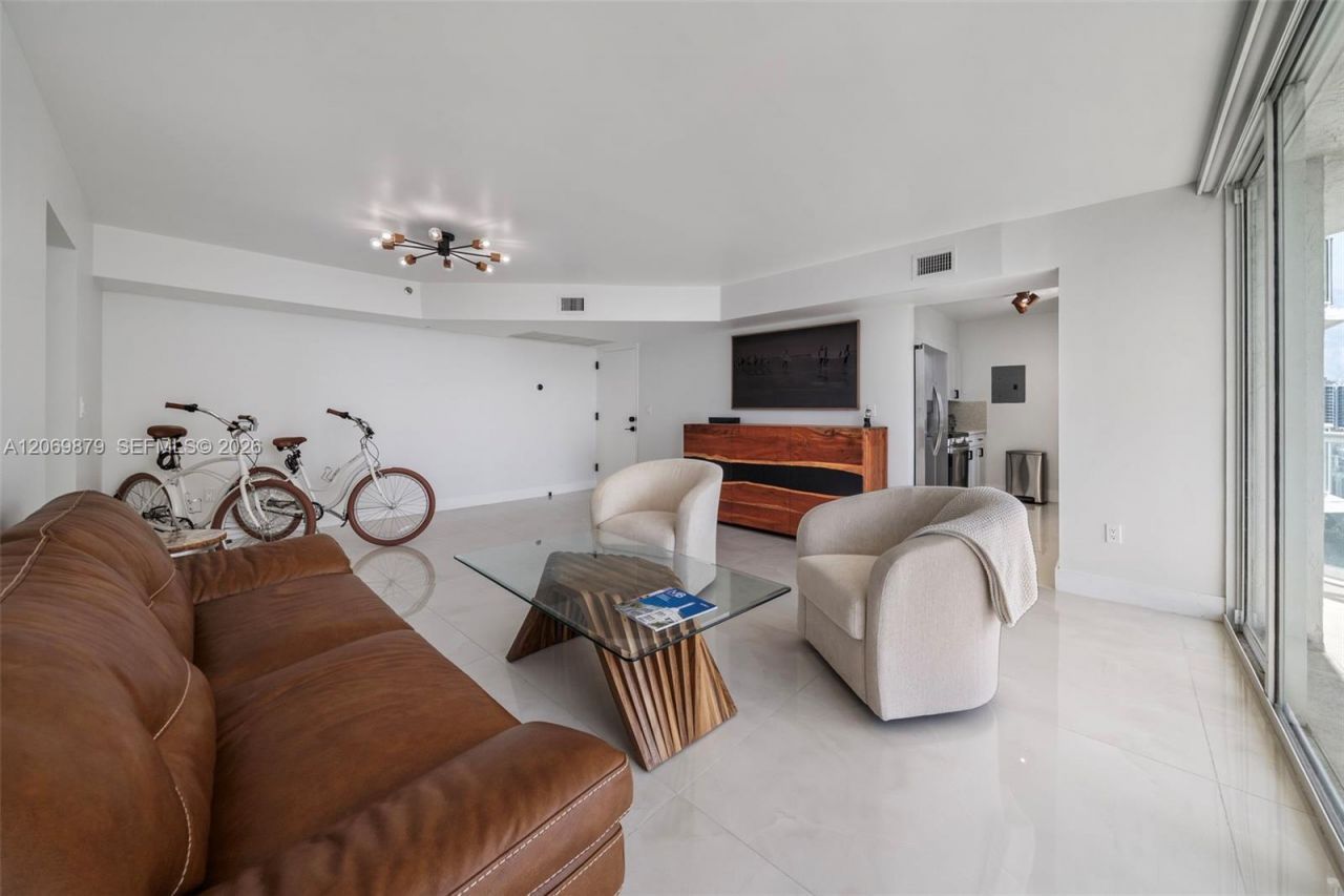 5900 Collins Ave , Unit 1204, Miami Beach, FL 33140 Photo