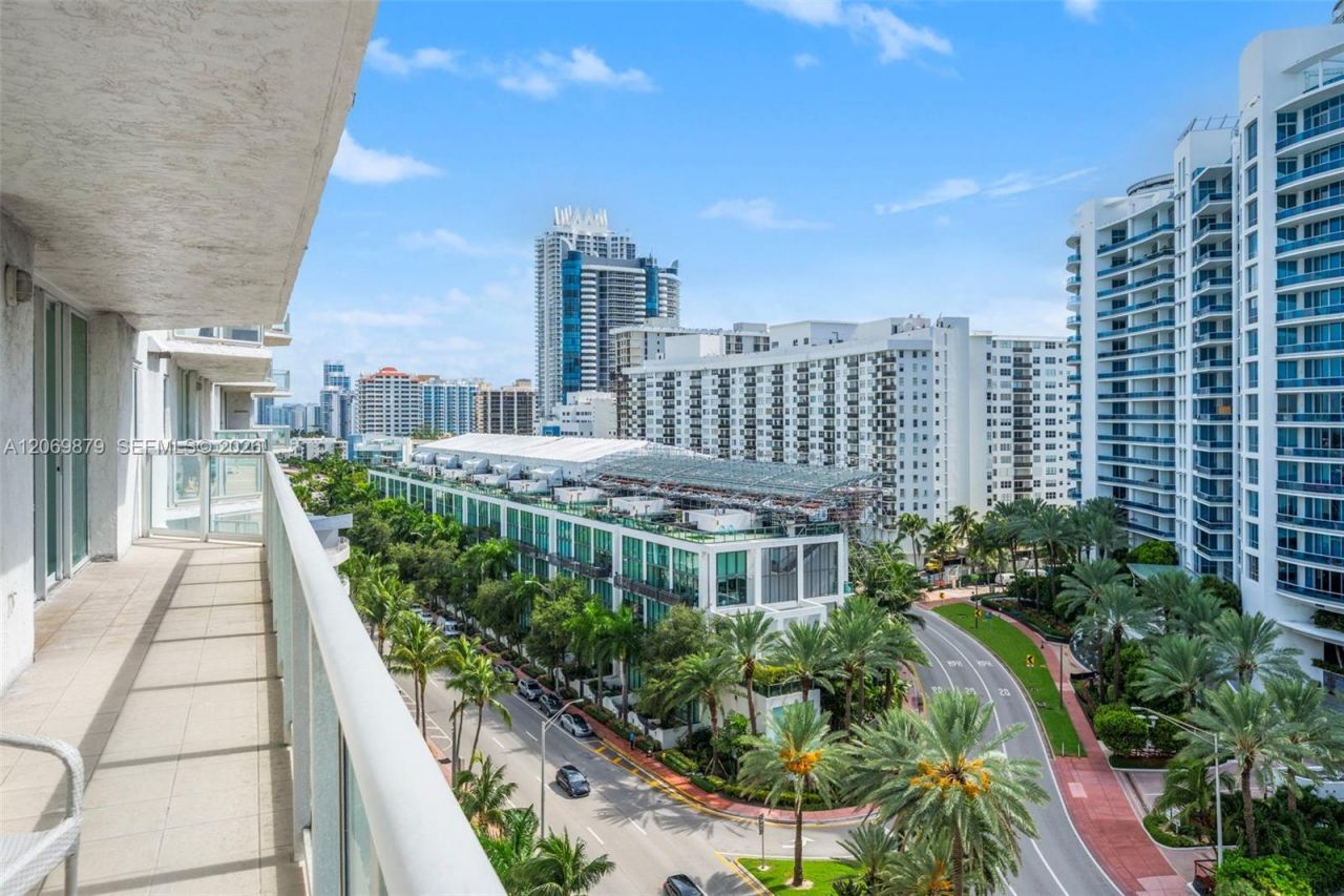 5900 Collins Ave , Unit 1204, Miami Beach, FL 33140 Photo