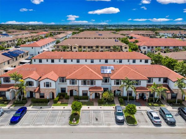 10615 W 34th Ct , Hialeah, FL 33018