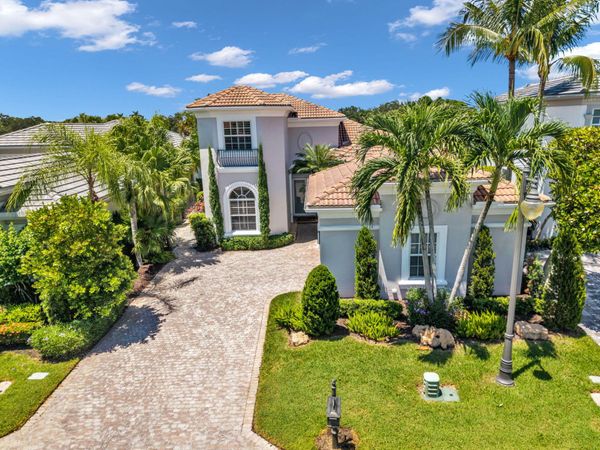 131 Porto Vecchio Way, Palm Beach Gardens, FL 33418