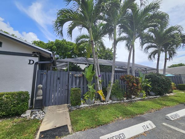 1104 SUMMIT TRAIL Circle, Unit D, West Palm Beach, FL 33415