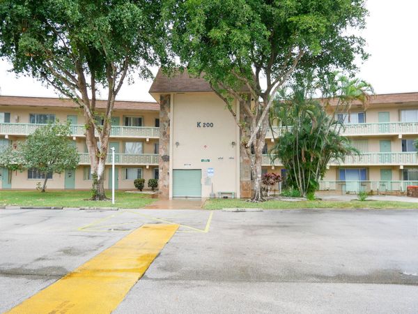200 Village Green Circle E, Unit k 311, Palm Springs, FL 33461